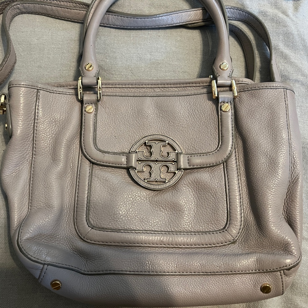 Early 2000’s Tory Burch leather, gray shoulder/hand purse!